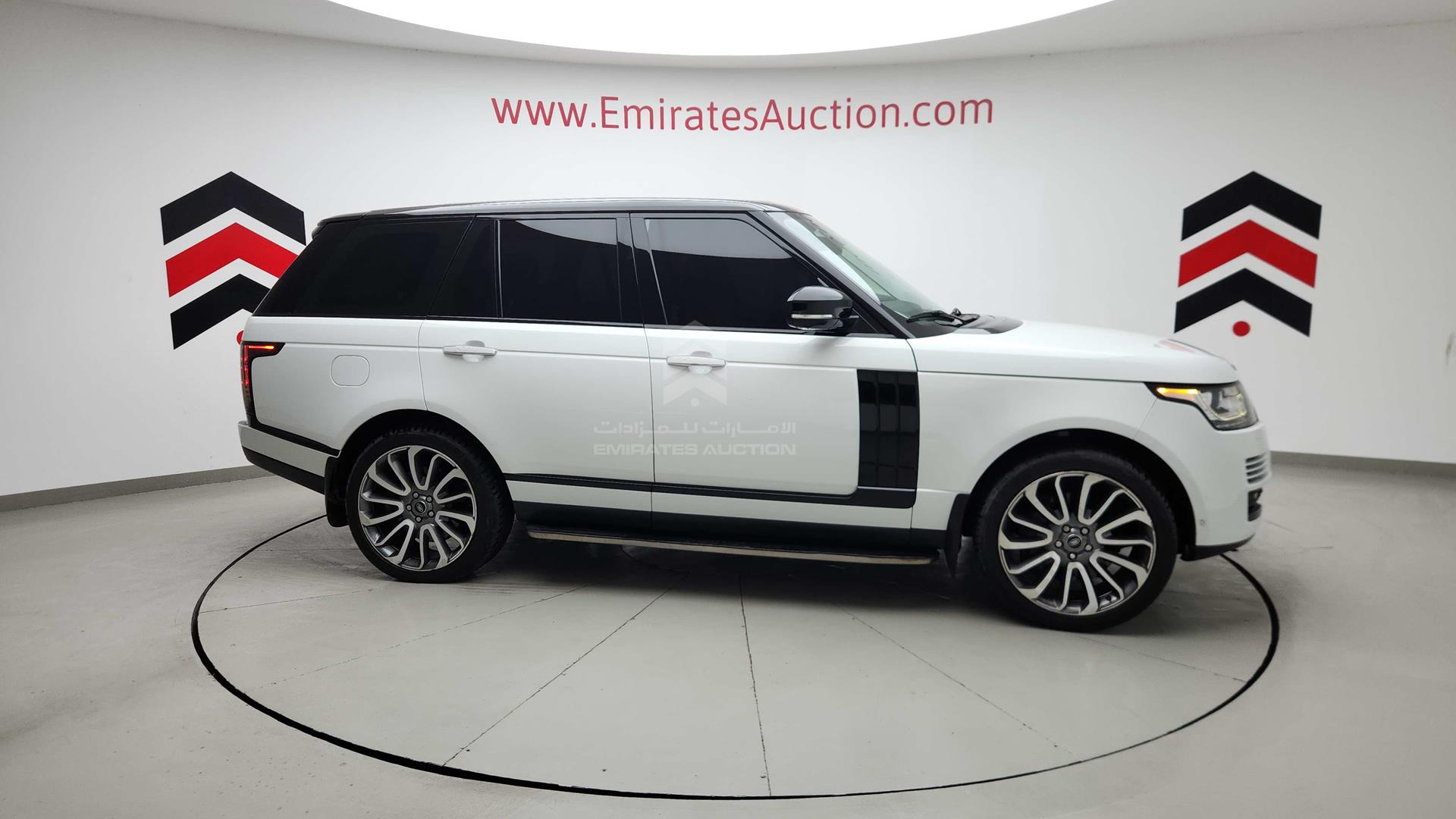 2014 RANGE ROVER VOGUE VIN: SALGA2EF8EA137587