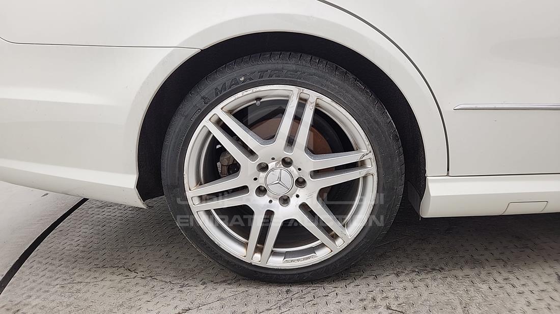 2012 Mercedes E 350 — Rear Right Tyre — Photo 37