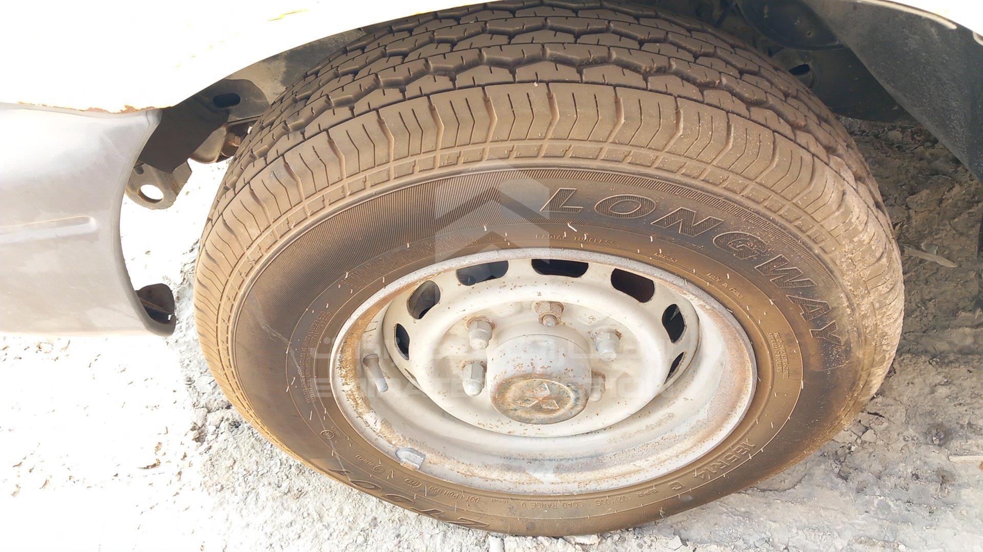 2006 MITSUBISHI L 200 VIN: MMBJNK6206F017402