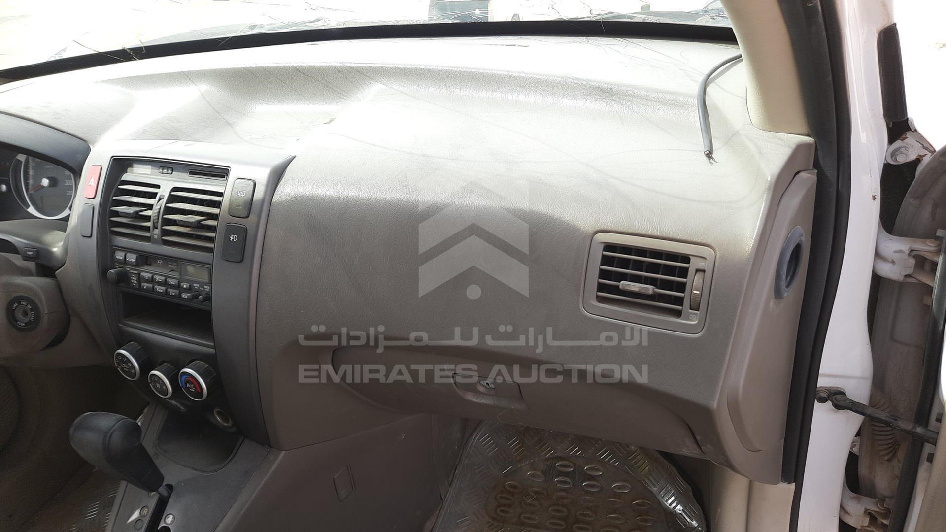 2008 HYUNDAI TUCSON VIN: KMHJM81D08U746604