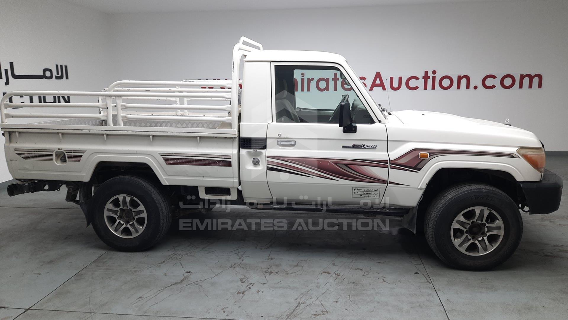 2010 TOYOTA LAND CRUISER VIN: JTFLU71J6A4302704