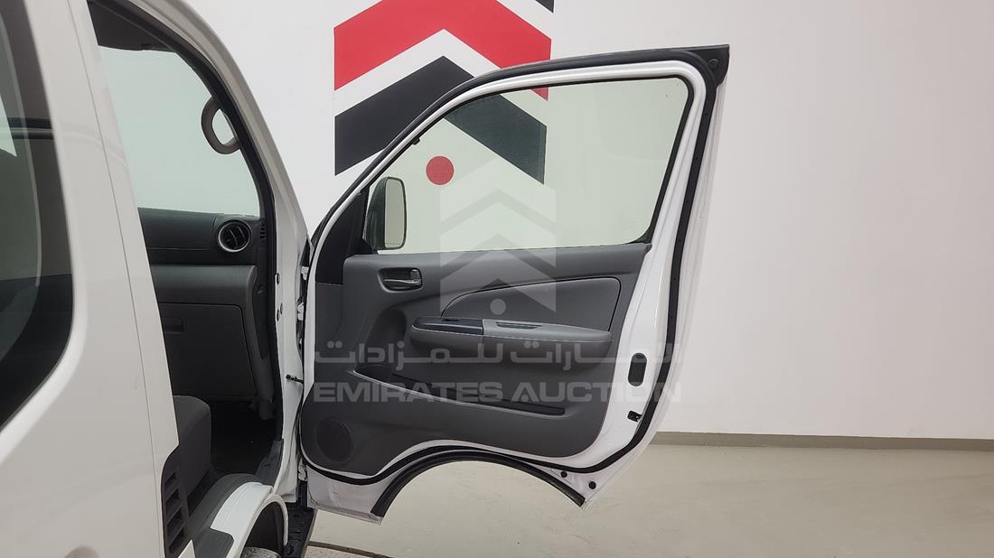 2021 Nissan Urvan — Front Right Door — Photo 19