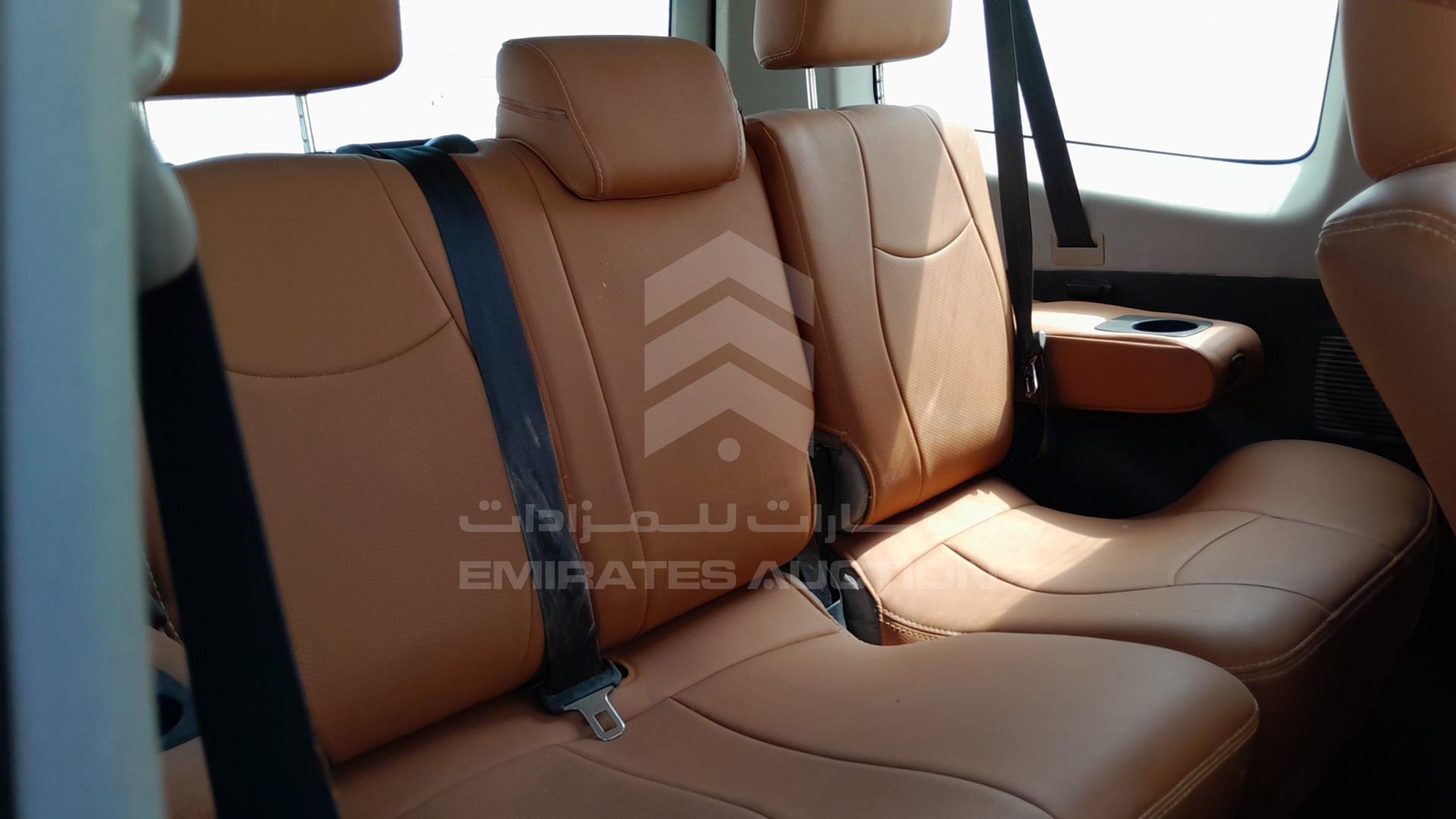 2010 MITSUBISHI PAJERO VIN: JMYMRV85WAJ701504