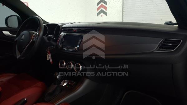 Alfa Romeo Gilulietta 2018 ZARCABC48J7488682 Image 19
