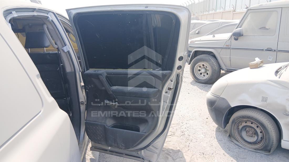 نيسان أرمادا 2006 — الباب الخلفي الأيمن — صورة 20