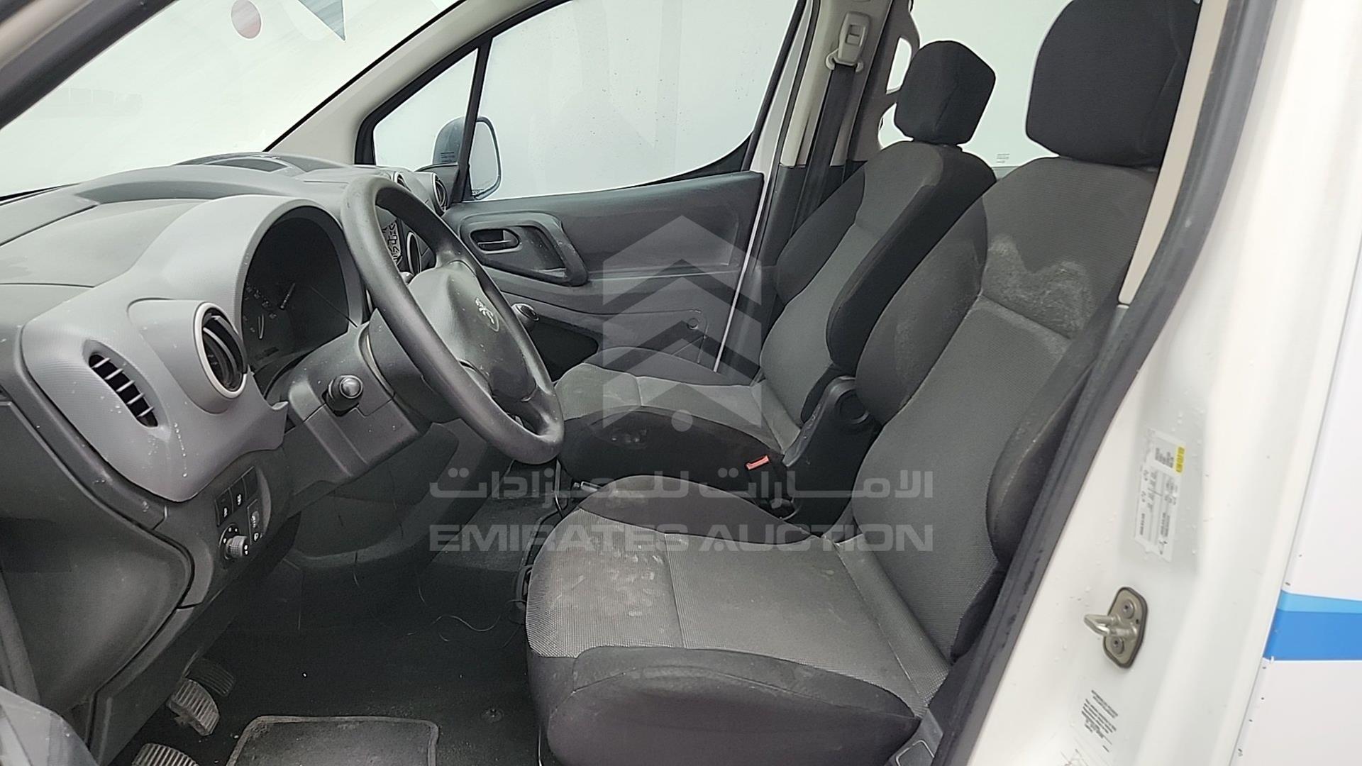 2018 PEUGEOT PARTNER VIN: VF37JNFUXJJ584167