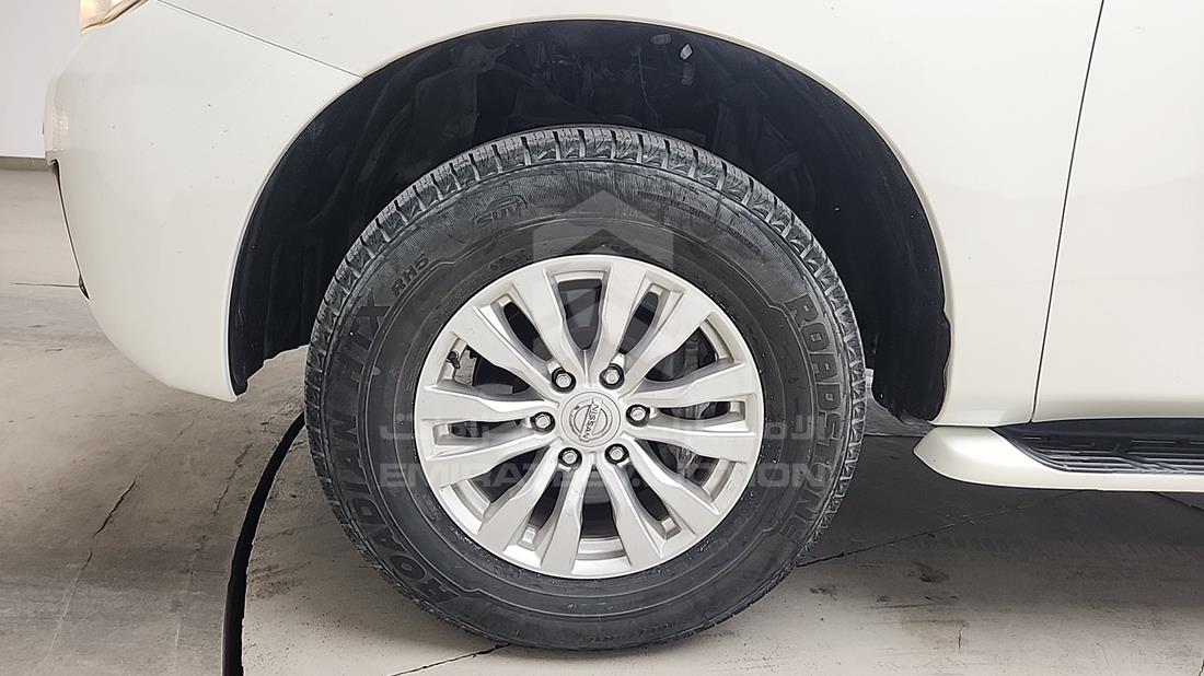 نيسان باترول 2019 — الإطار الأمامي الأيسر — صورة 35