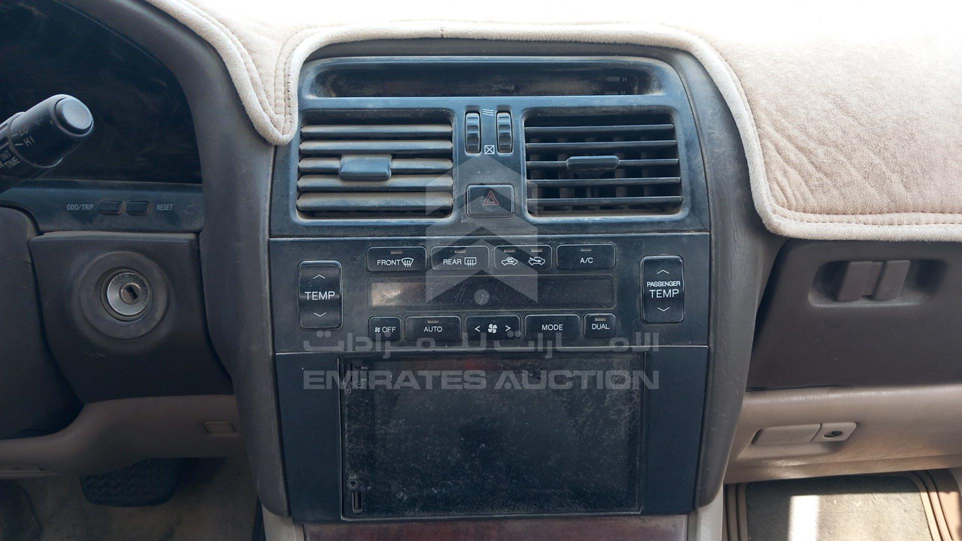 1996 LEXUS LS400 VIN: JT8BH22F2T0066244