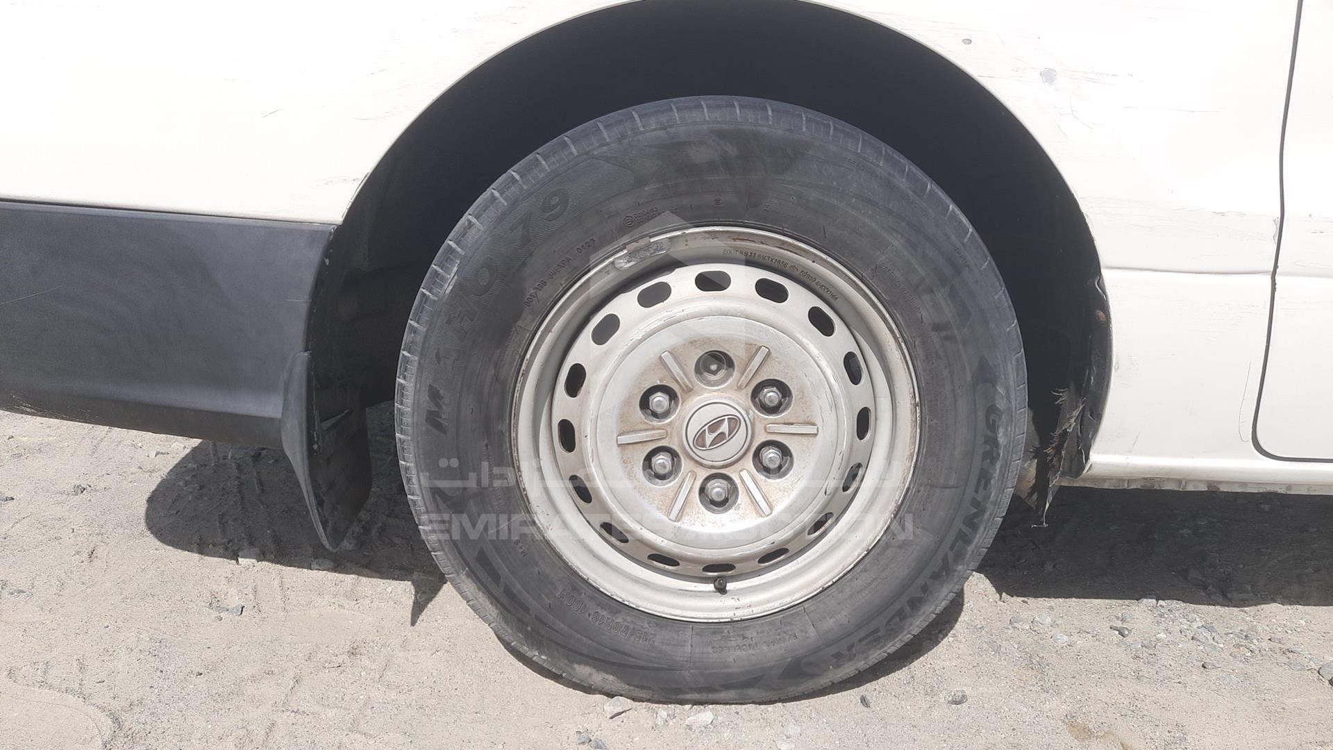 2012 HYUNDAI H1 VIN: KMJWA37R6CU402156