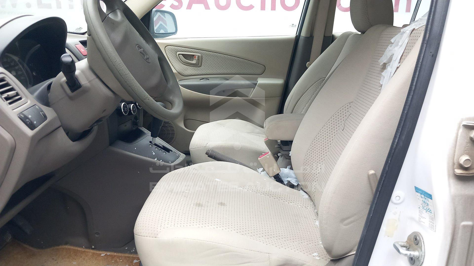 2009 HYUNDAI TUCSON VIN: KMHJM81D19U995429