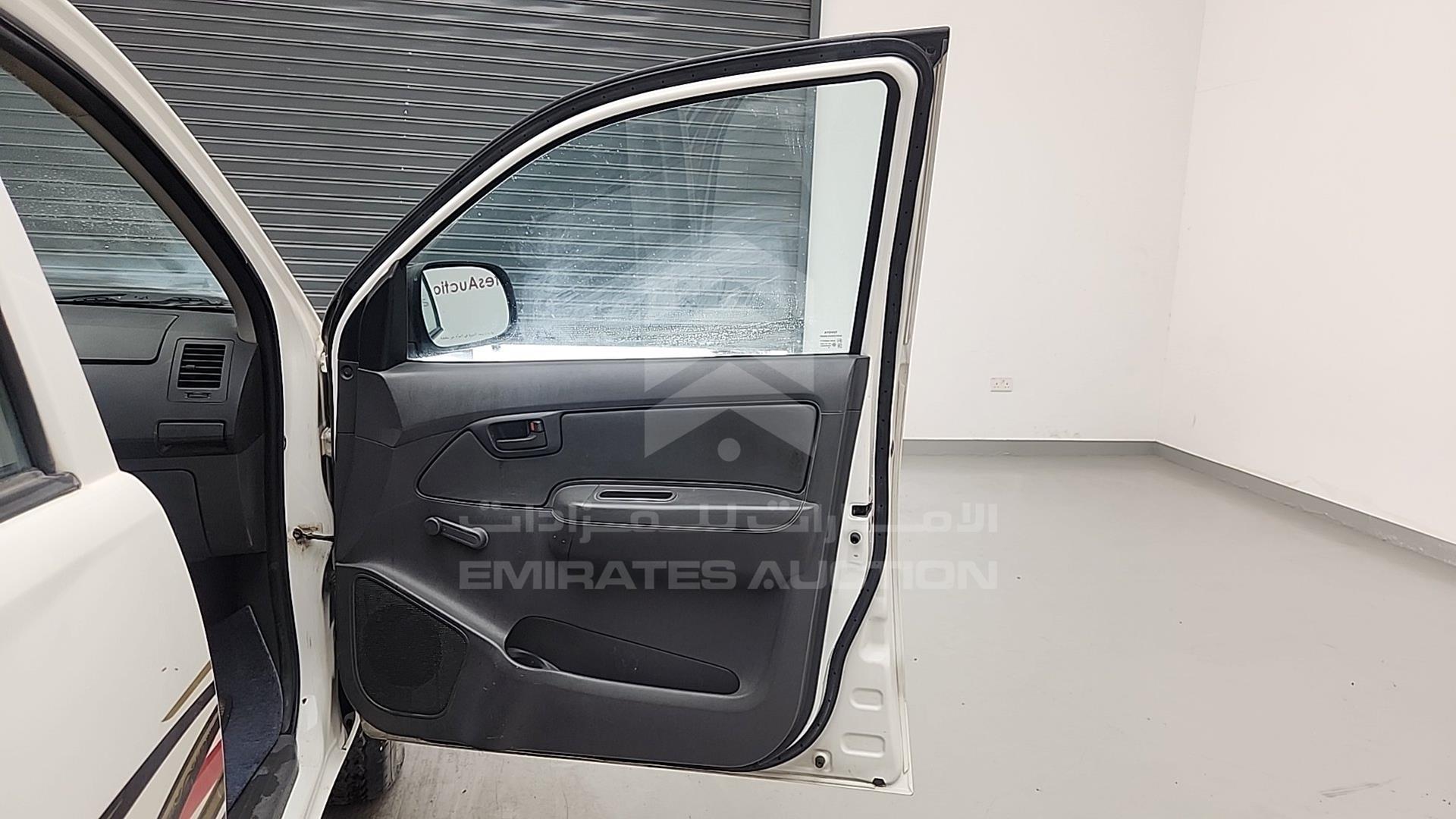 2015 TOYOTA HILUX VIN: MR0EW12G6F3032433