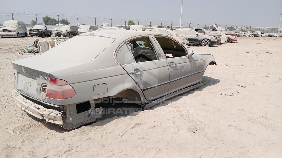 بي ام دبليو 325 2004 — الزاوية الخلفية اليمنى — صورة 8