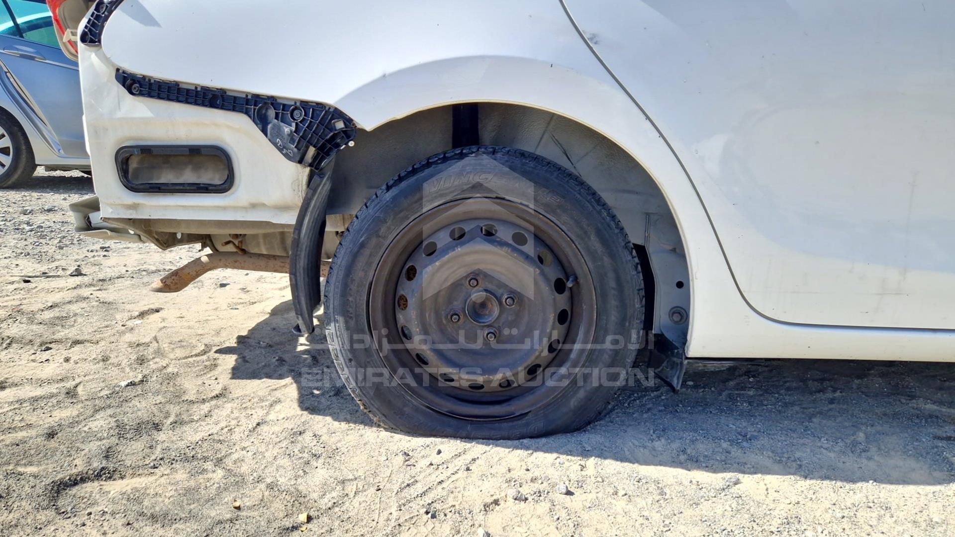 2015 TOYOTA YARIS VIN: MHFBT9F30F6031698