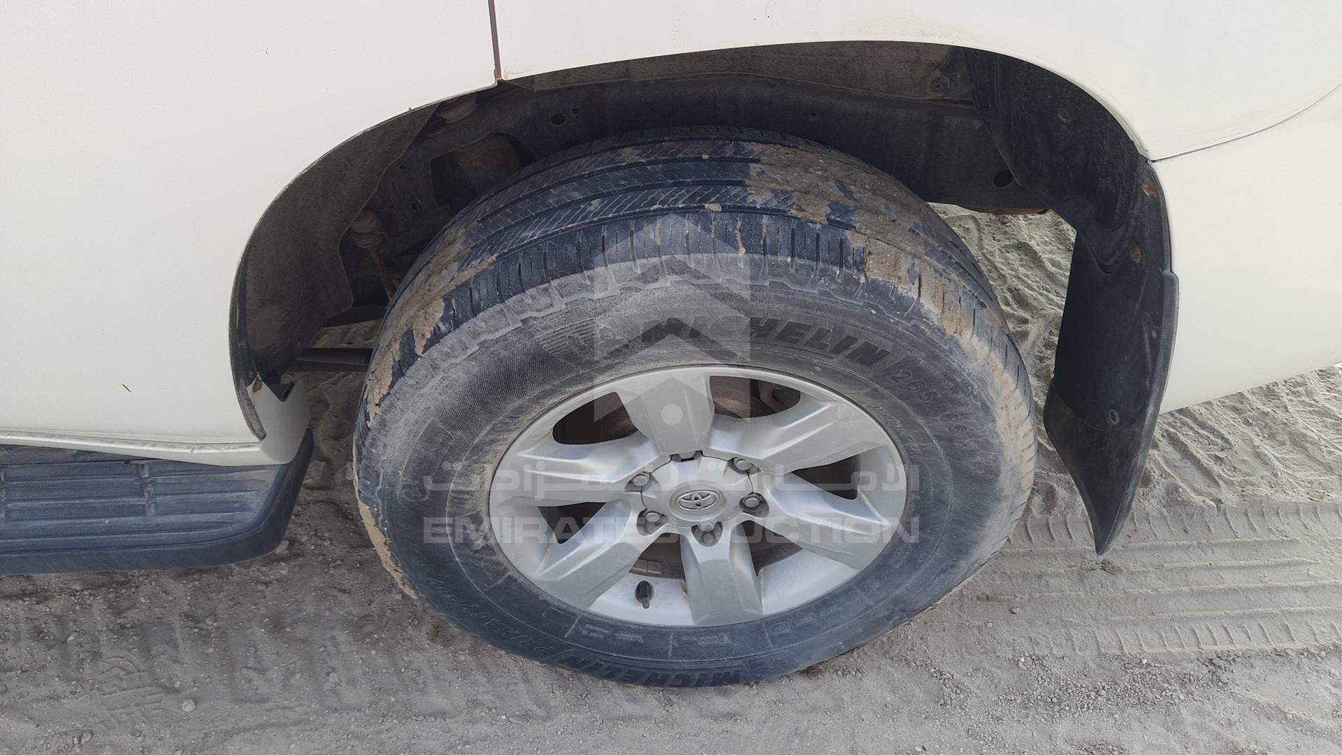 2015 TOYOTA PRADO VIN: JTEJU9FJ5F5068945