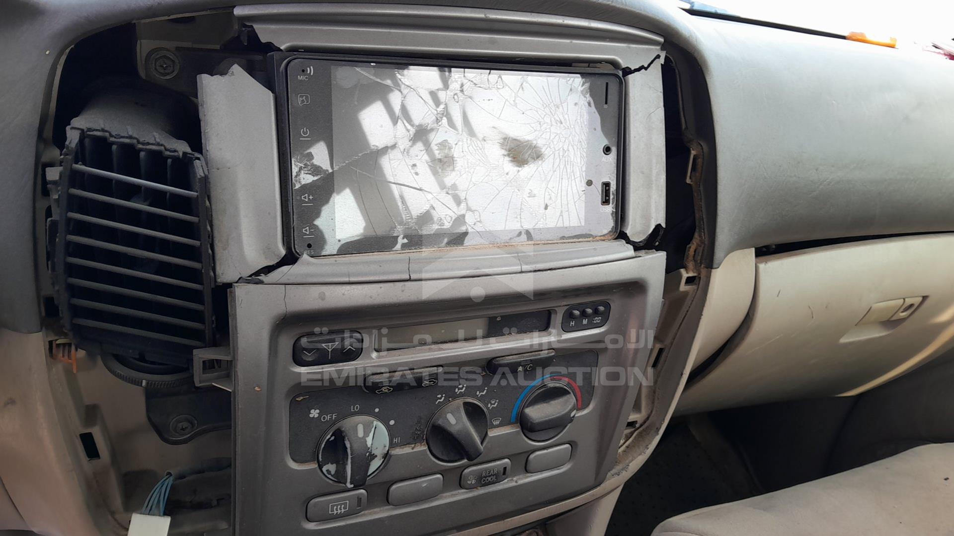 2006 TOYOTA LAND CRUISER VIN: JTEHJ09JX65132086