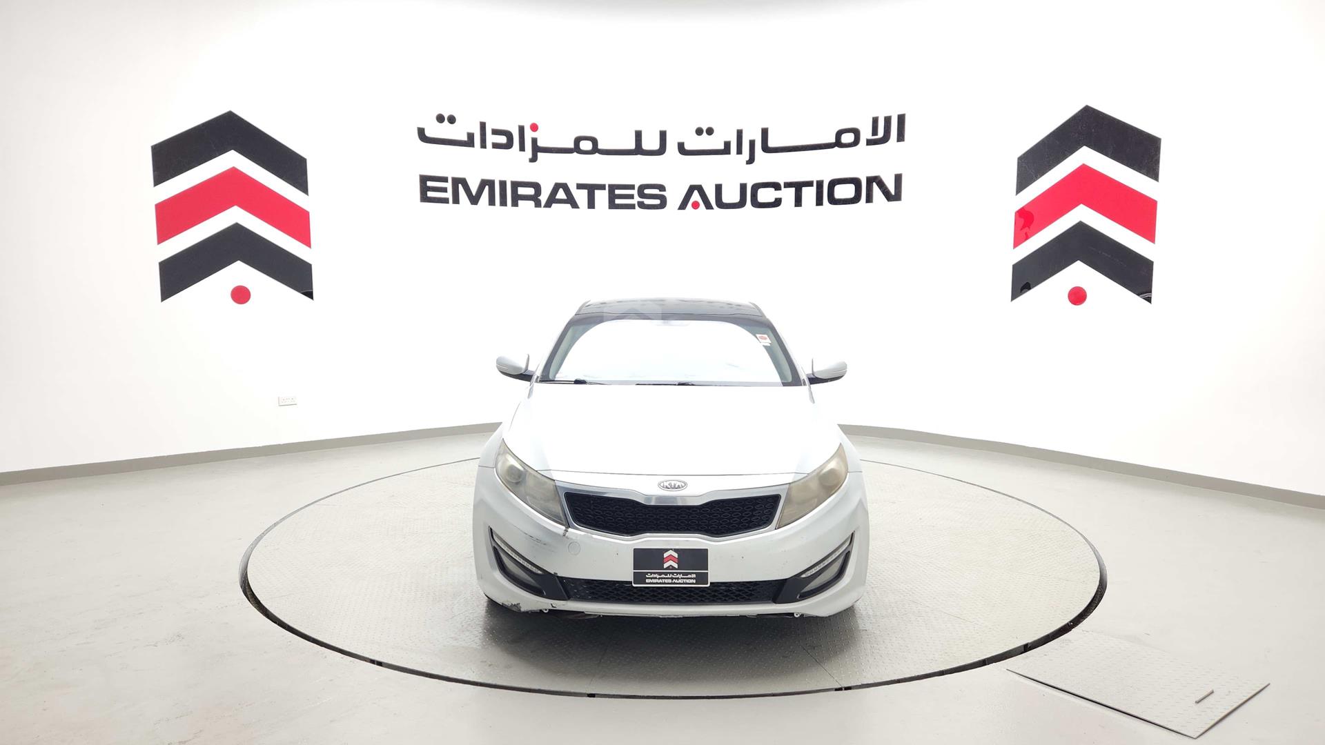 2011 KIA K5 VIN: KNAGN415BBA150063