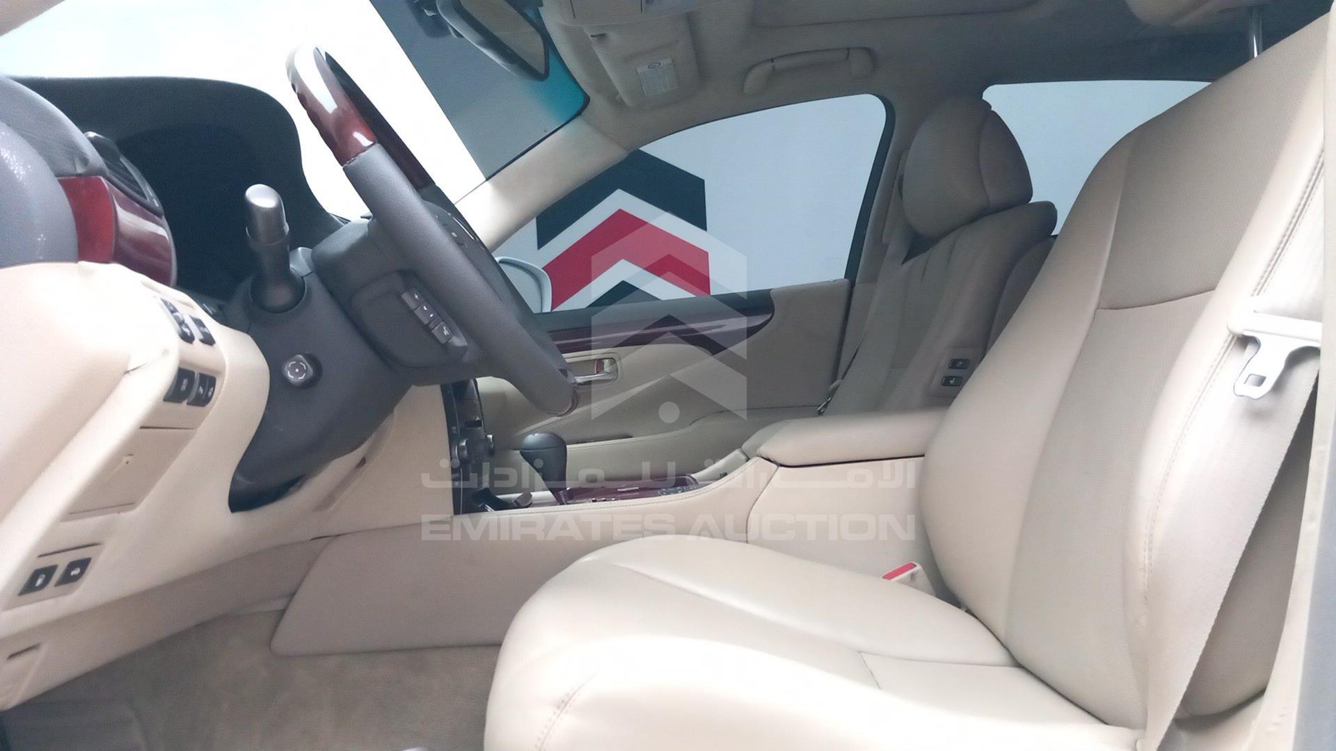 2009 LEXUS LS 460 L VIN: JTHGL46F205027078