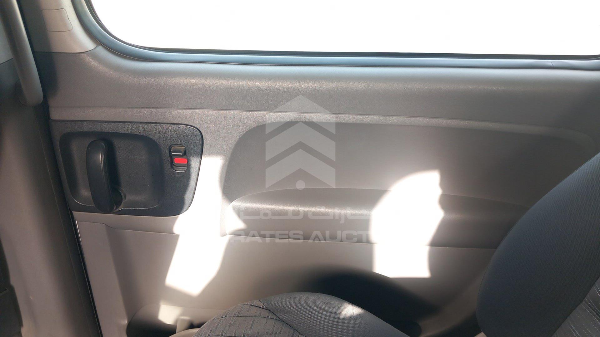 2016 HYUNDAI H1 VIN: KMJWA37RXGU725731