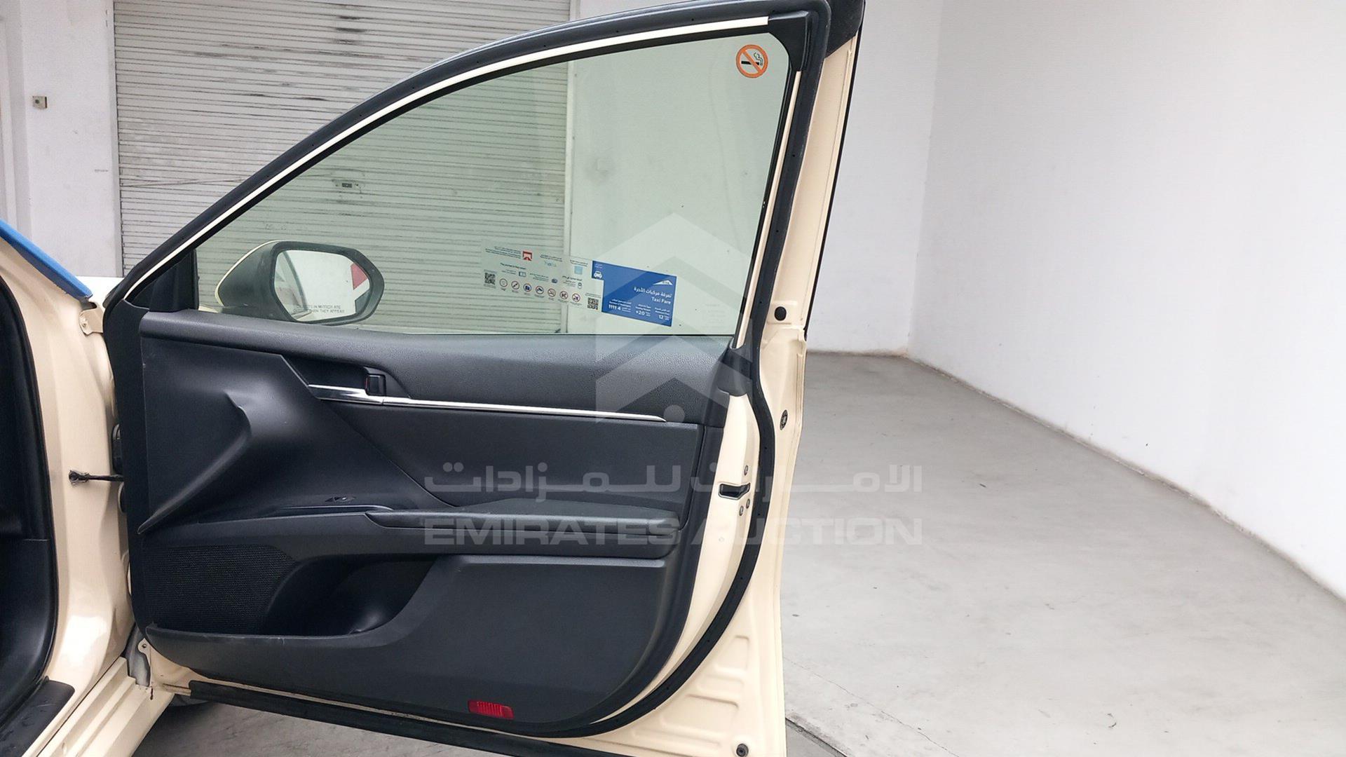2020 TOYOTA CAMRY HYBRID VIN: JTNB29HK8L3060801