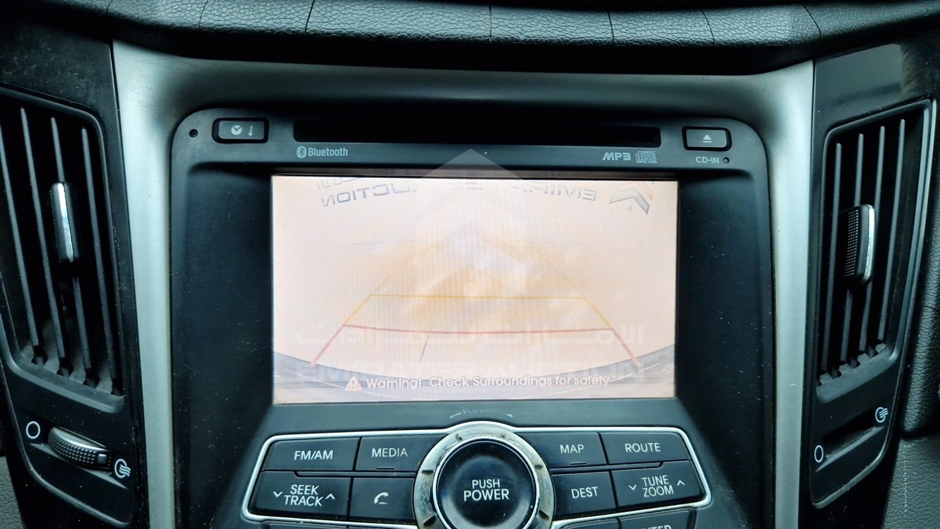 2012 HYUNDAI SONATA VIN: KMHEC41C2CA388372