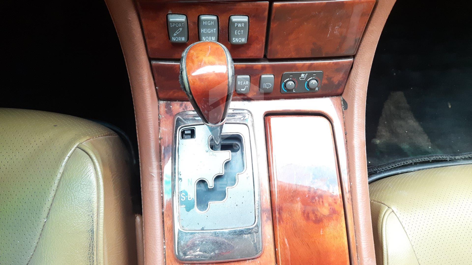 2004 LEXUS LS 430 VIN: JTHBN36F240168184