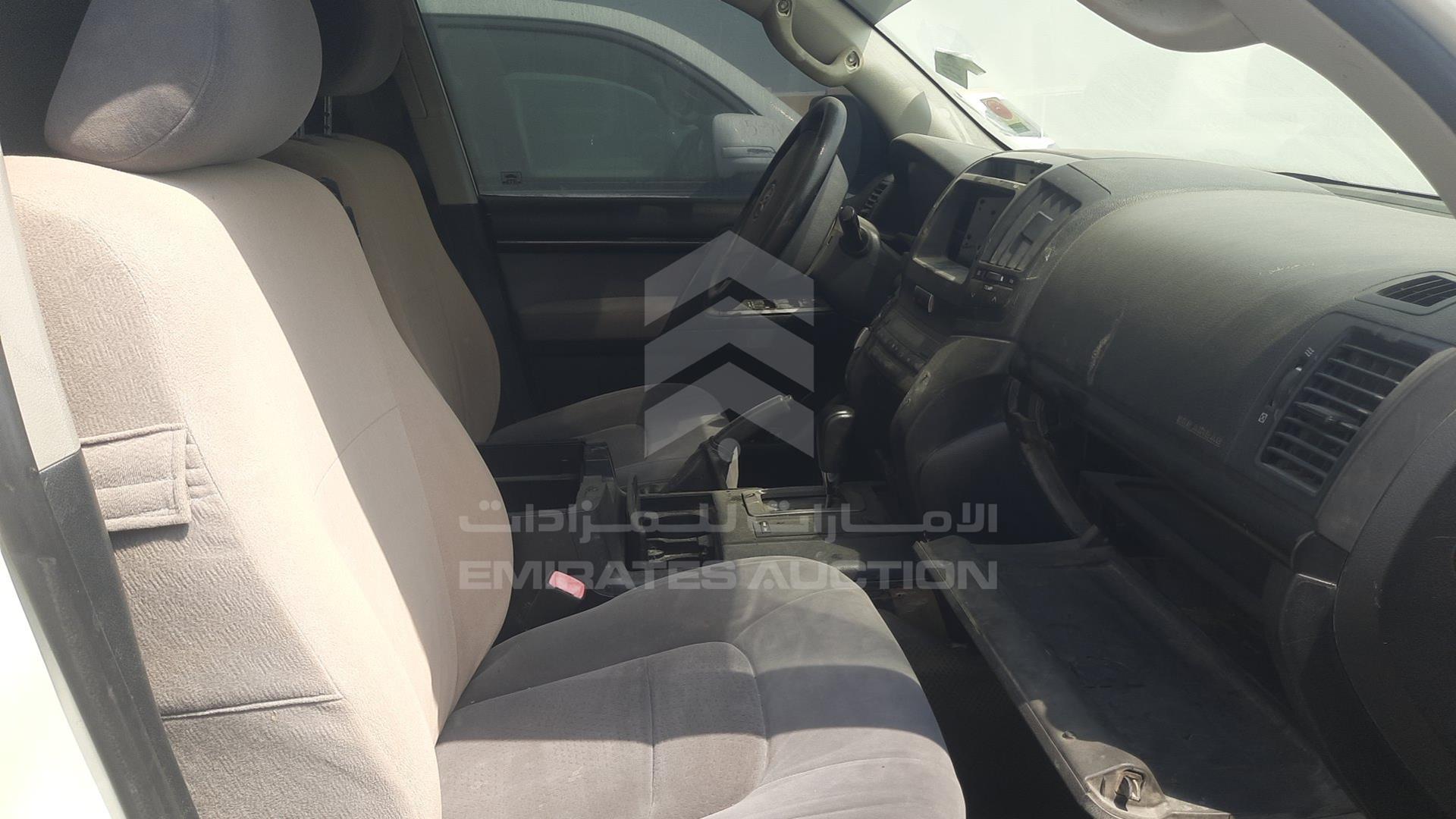 2011 TOYOTA LAND CRUISER VIN: JTMDU09J1B4033618