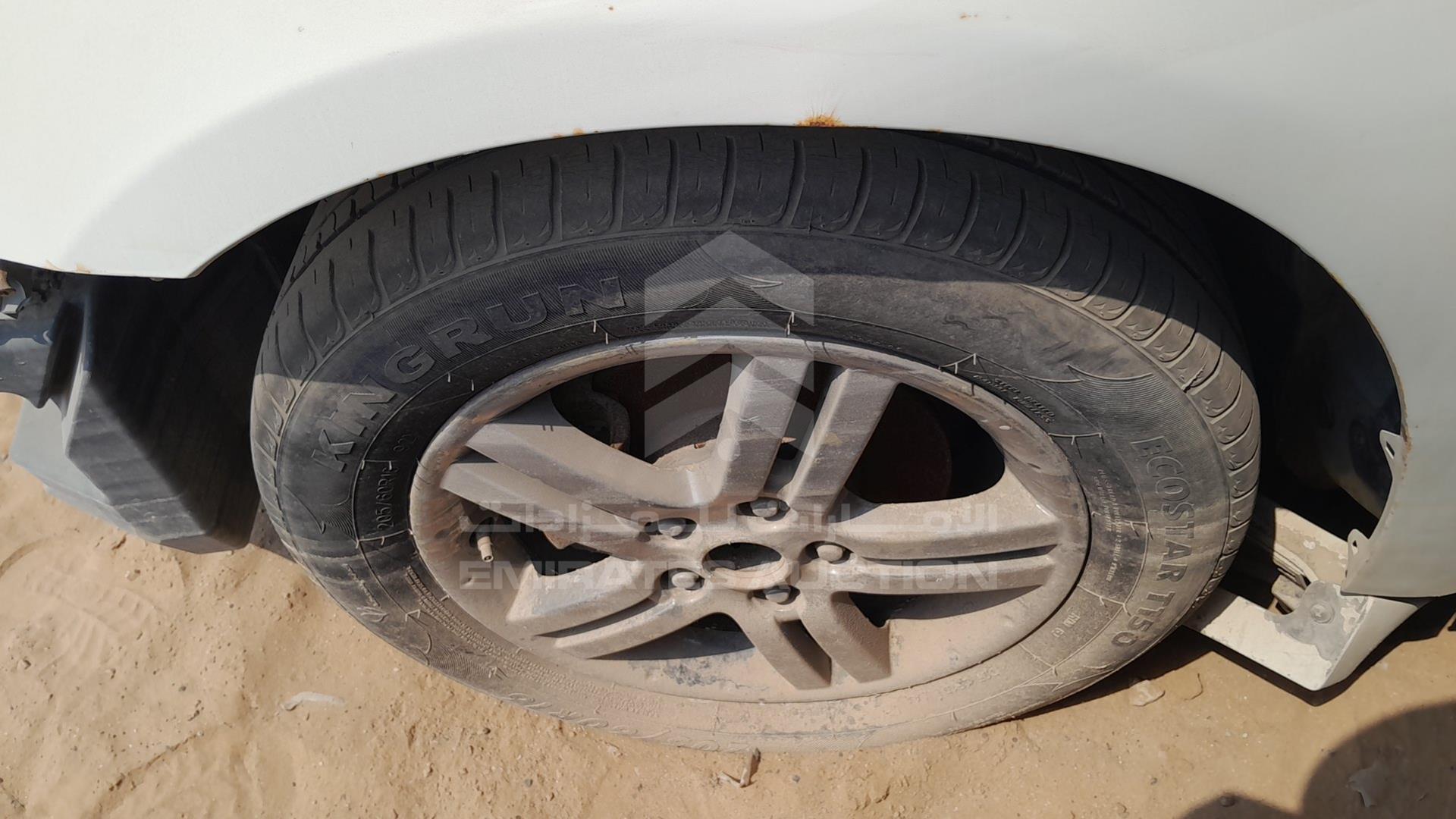 0 HONDA ACCORD VIN: JHMCM56575C400448