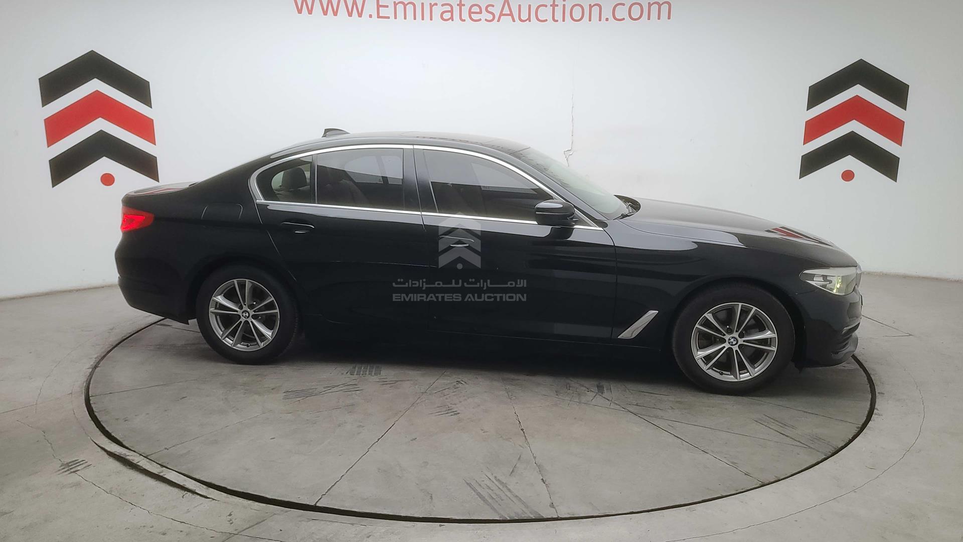 2019 BMW 520 VIN: WBAJA1A07KWW09864