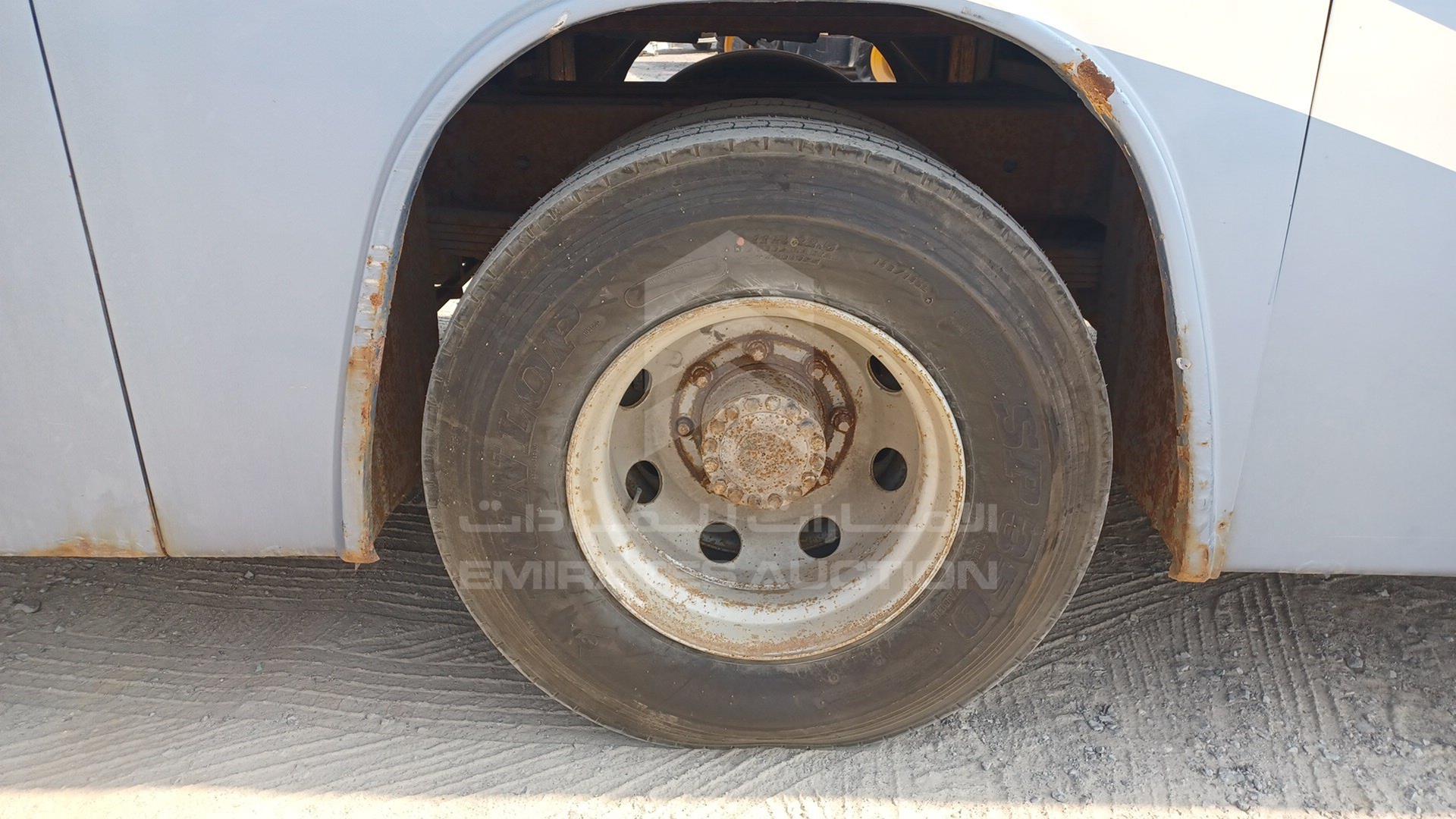 2010 HIGER BUS VIN: LKLR1FSD1AB537463