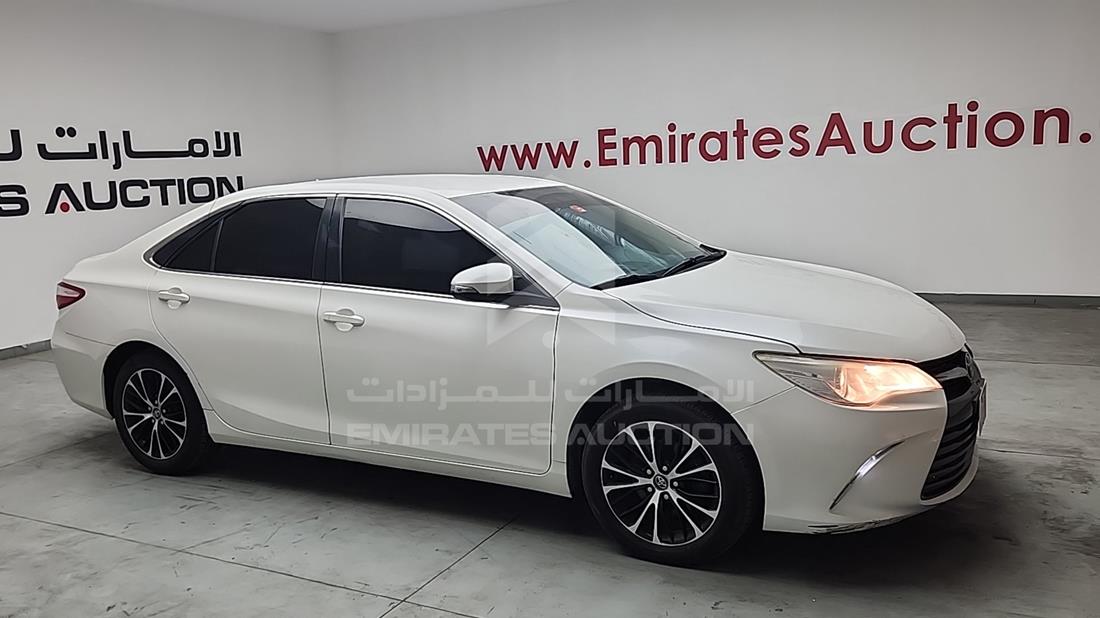 2016 Toyota Camry — Front Right Angle — Photo 9