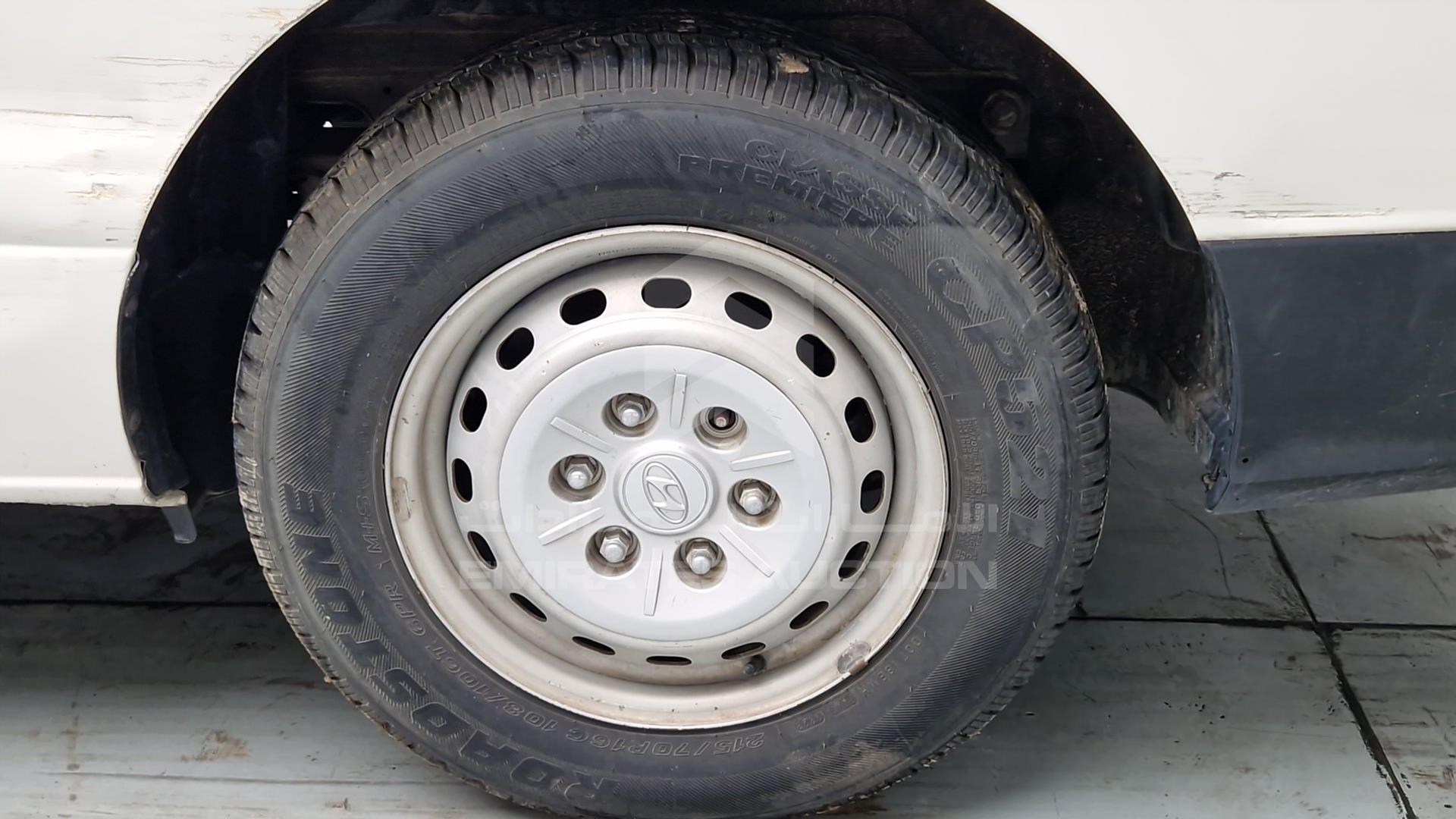 2016 HYUNDAI H1 VIN: KMJWA37RXGU775139