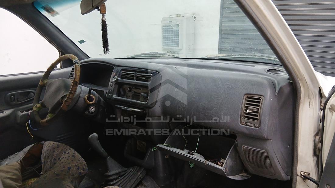 2003 Mitsubishi L 200 — Front Right Passenger Dashboard View — Photo 27
