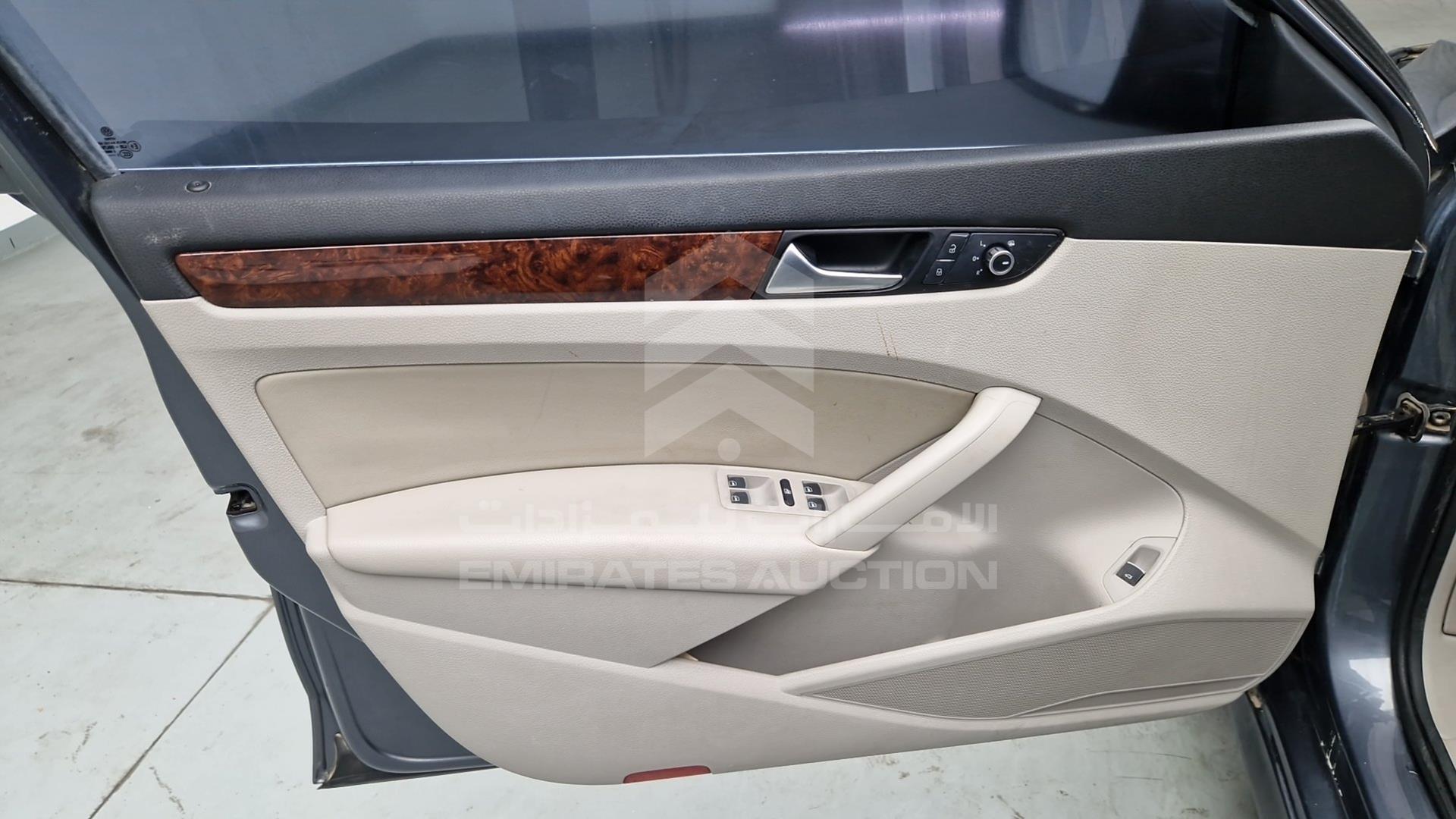 2013 VOLKSWAGEN PASSAT VIN: WVWCR7A35DC036730