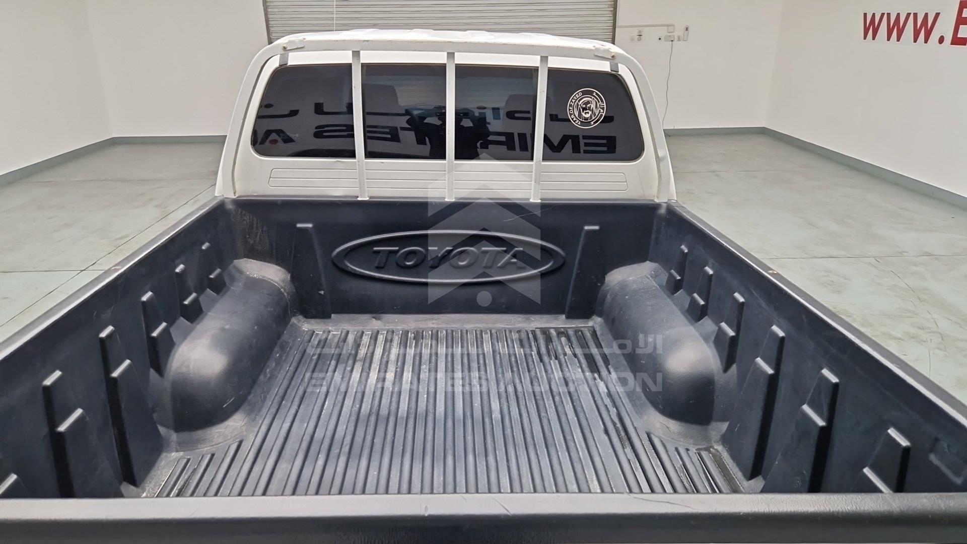 2008 TOYOTA HILUX VIN: MR0EX12G782305420
