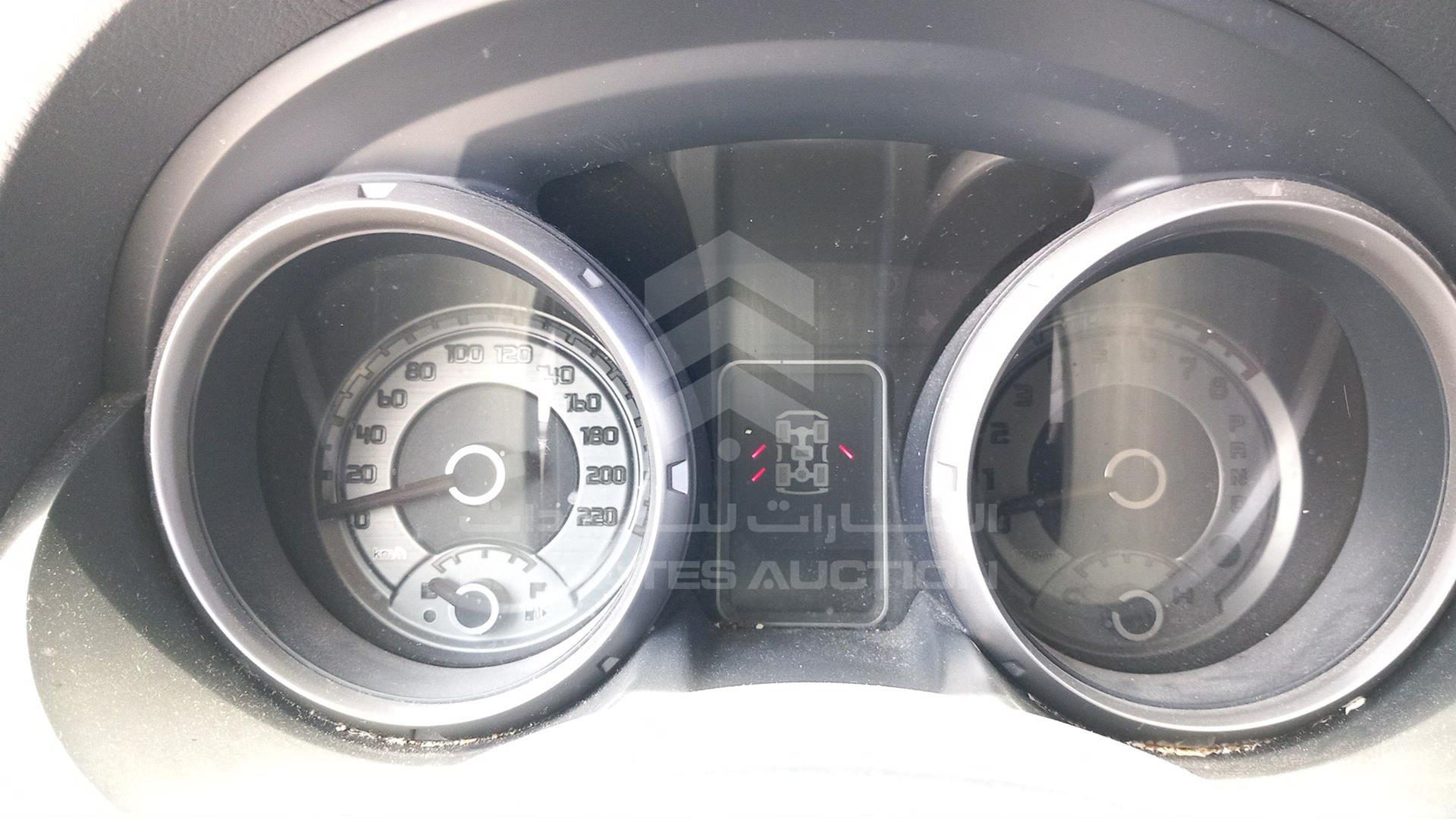 2008 MITSUBISHI PAJERO VIN: JMYLRV93W8J724284