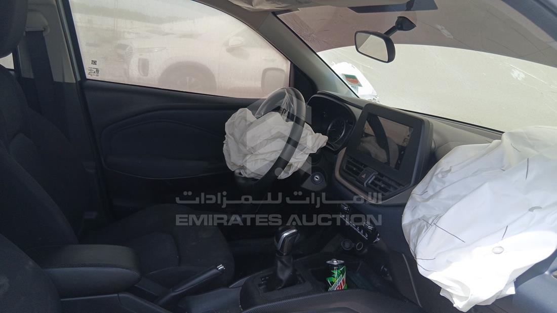 سوزوكي بالينو 2025 — زاوية الراكب الأمامي للمقعد — صورة 21