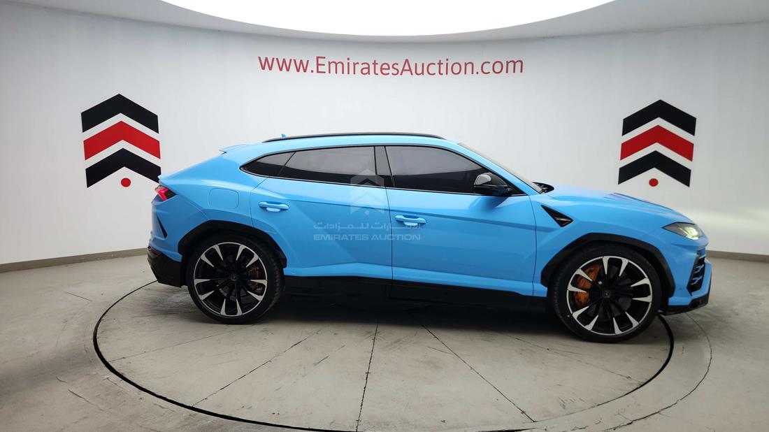 2021 Lamborghini Urus — Right Full View — Photo 42