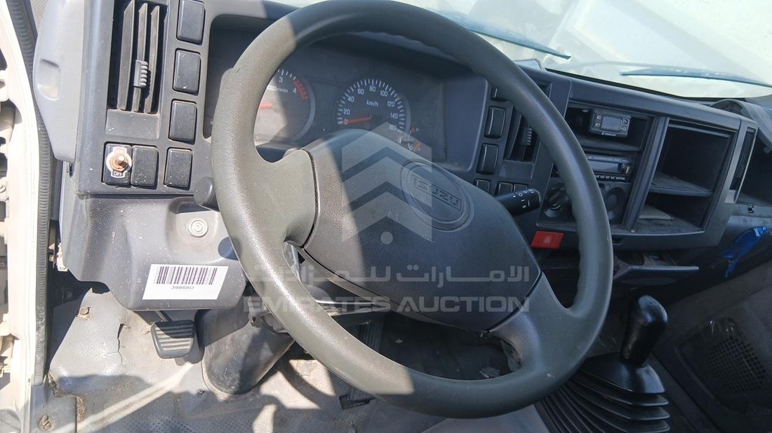 2014 Isuzu NMR — Steering & Mounted Controls — Photo 13