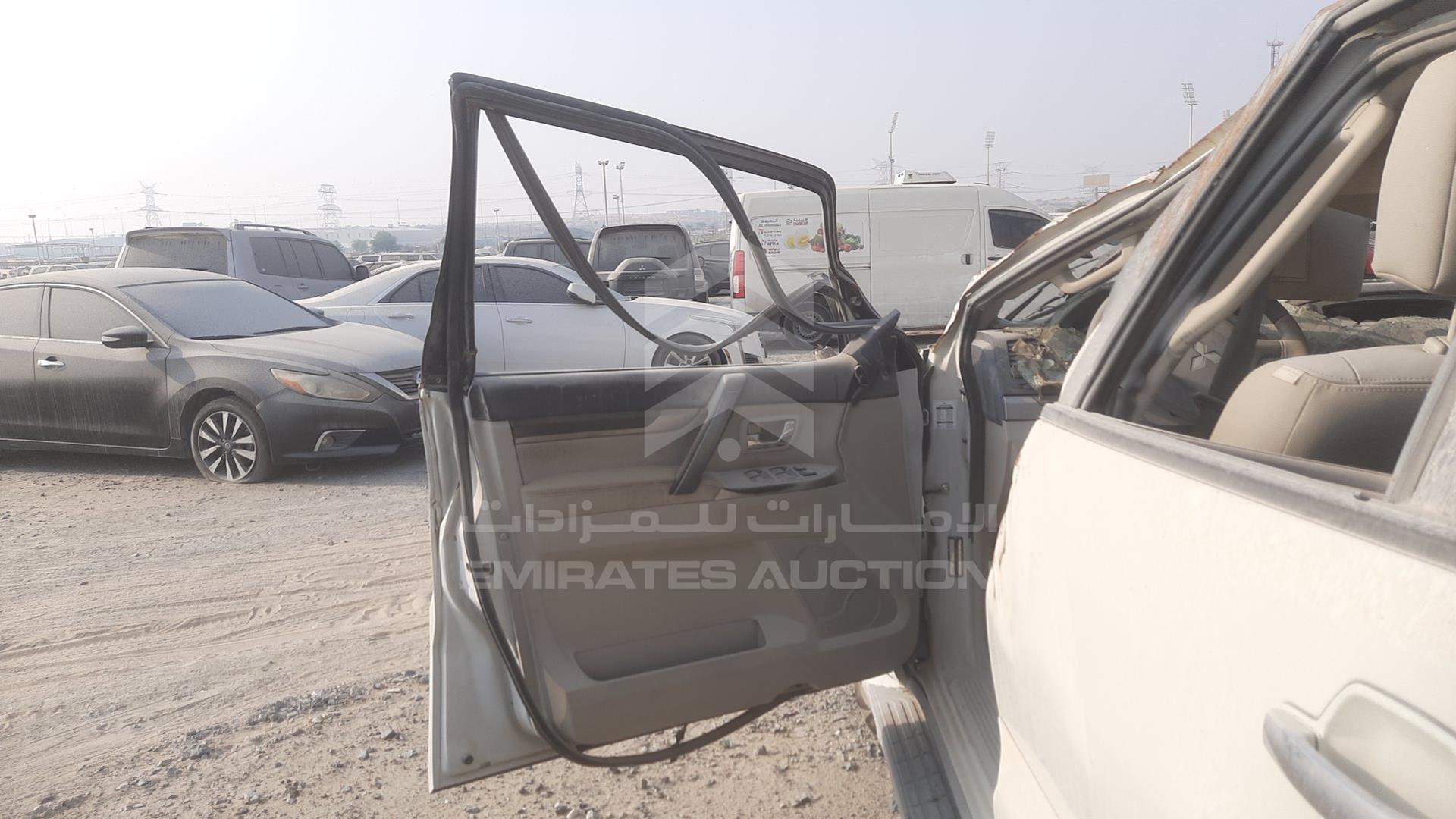 2013 MITSUBISHI PAJERO VIN: JMYLRV95WDJ702131