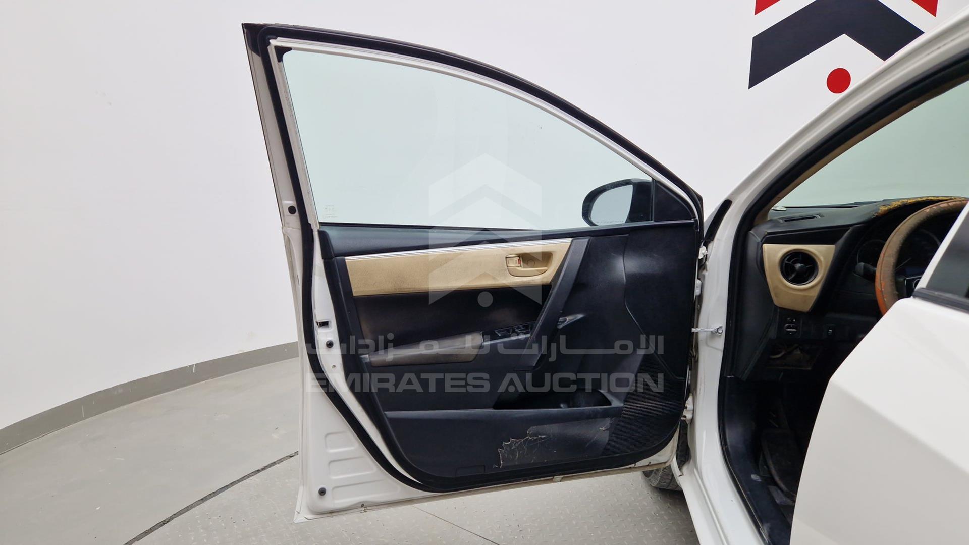 2018 TOYOTA COROLLA VIN: RKLBB9HE7J5213722