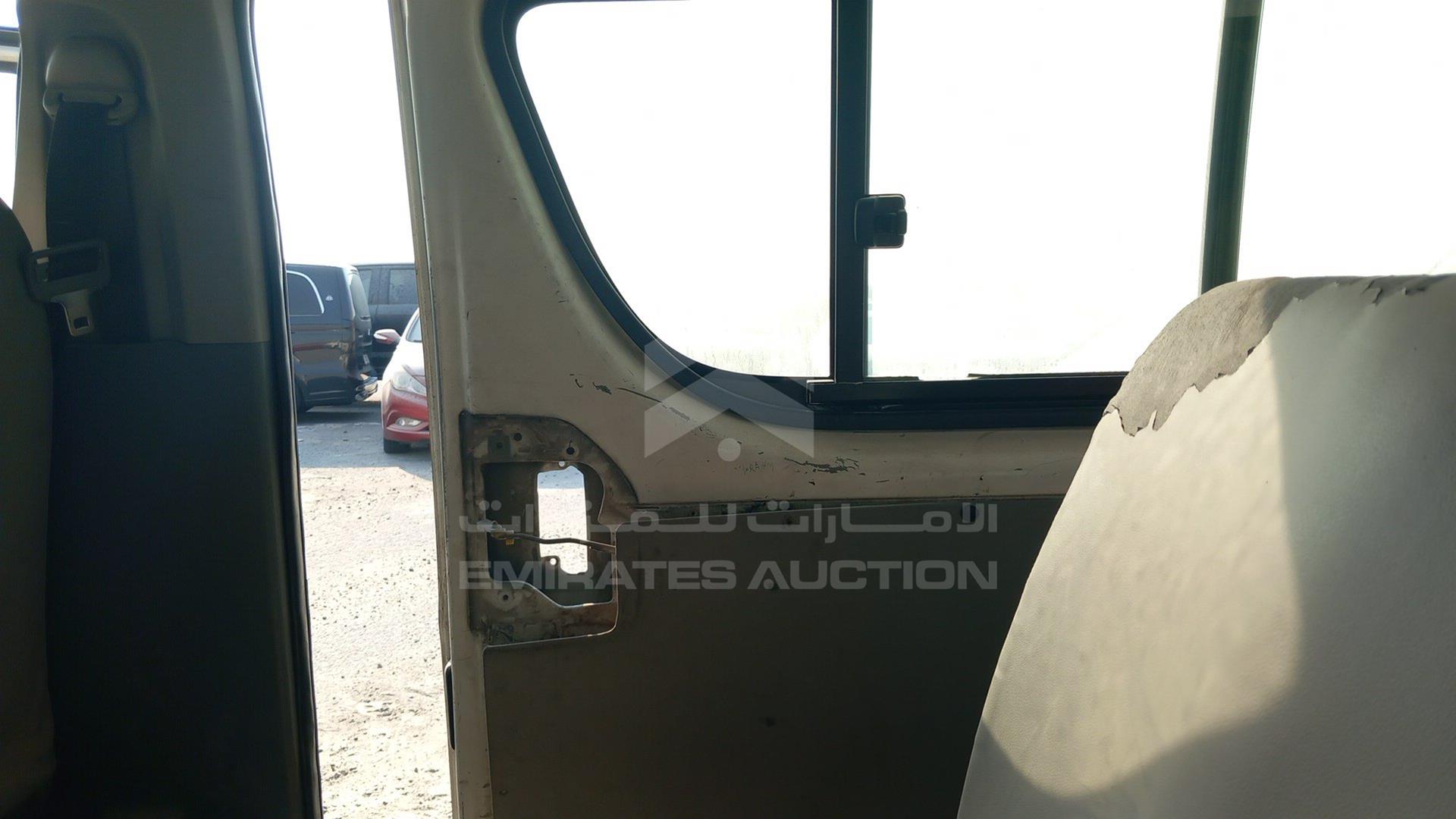 2009 TOYOTA HIACE VIN: JTGJX02P395008493