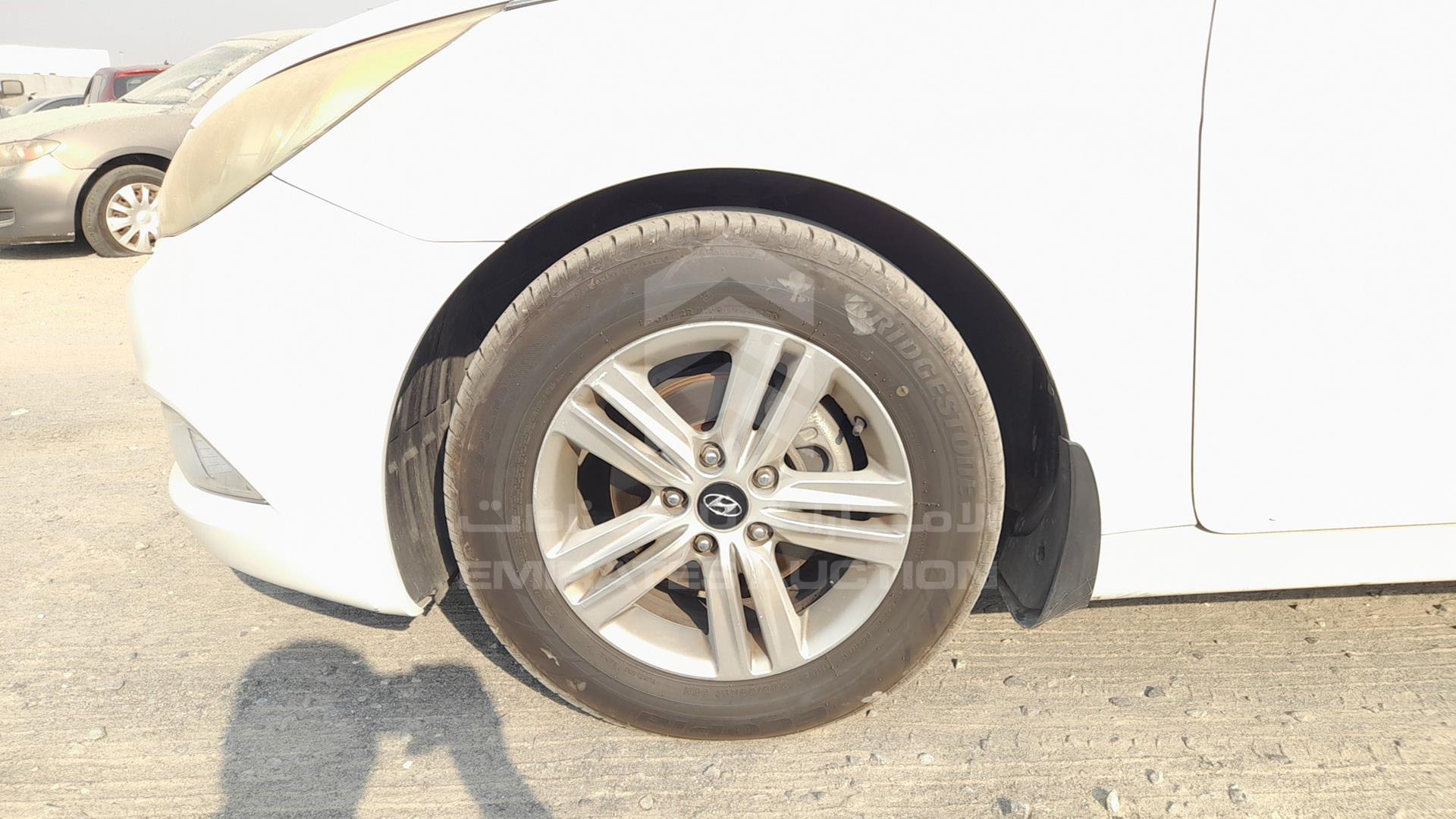 2014 HYUNDAI SONATA VIN: KMHEB41C7EA624942
