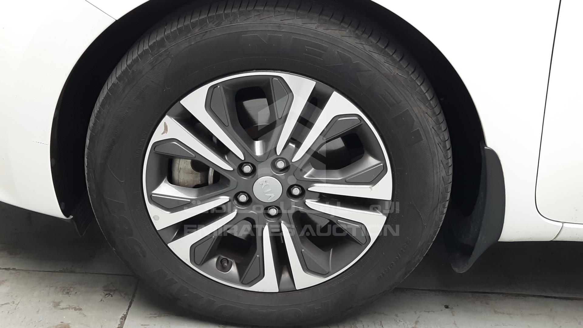 2019 KIA CARNIVAL VIN: KNHMF37ABKS490799