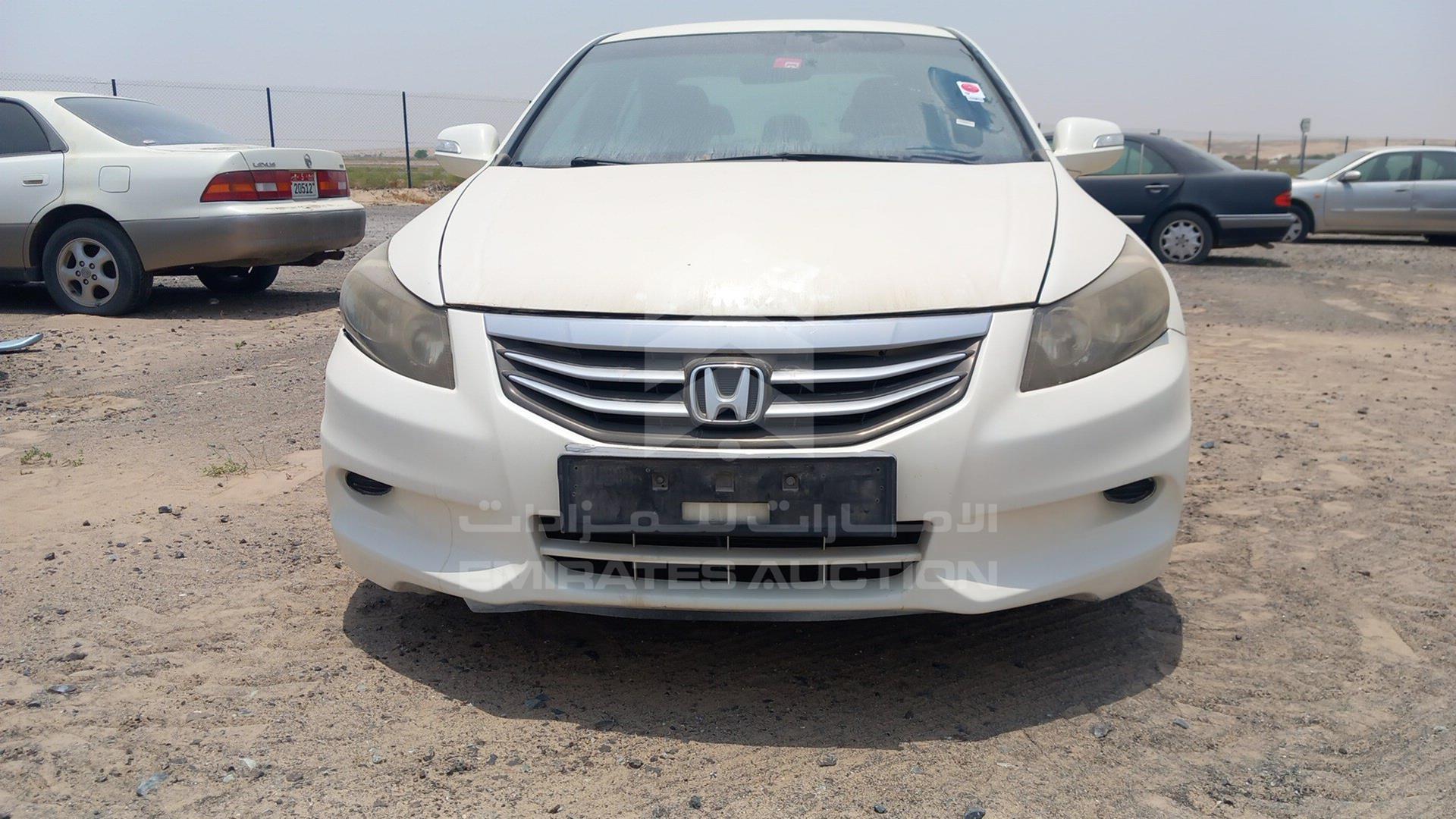2011 HONDA ACCORD VIN: JHMCP2639BC402461