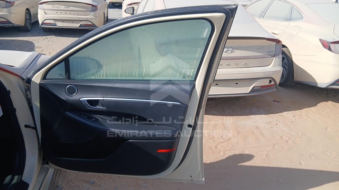 2021 Hyundai Sonata Hybrid — Front Right Door — Photo 25