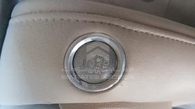 2010 Lexus LX 570 — Keys — Photo 4 — Thumbnail