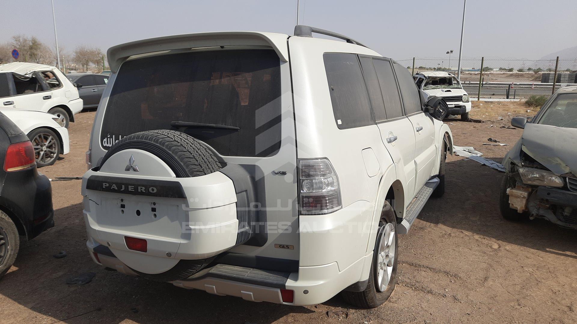 2014 MITSUBISHI PAJERO VIN: JMYLRV95WEJ707696