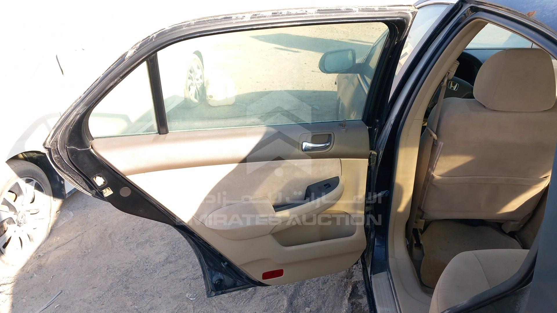 2007 HONDA ACCORD VIN: JHMCM56527C422098