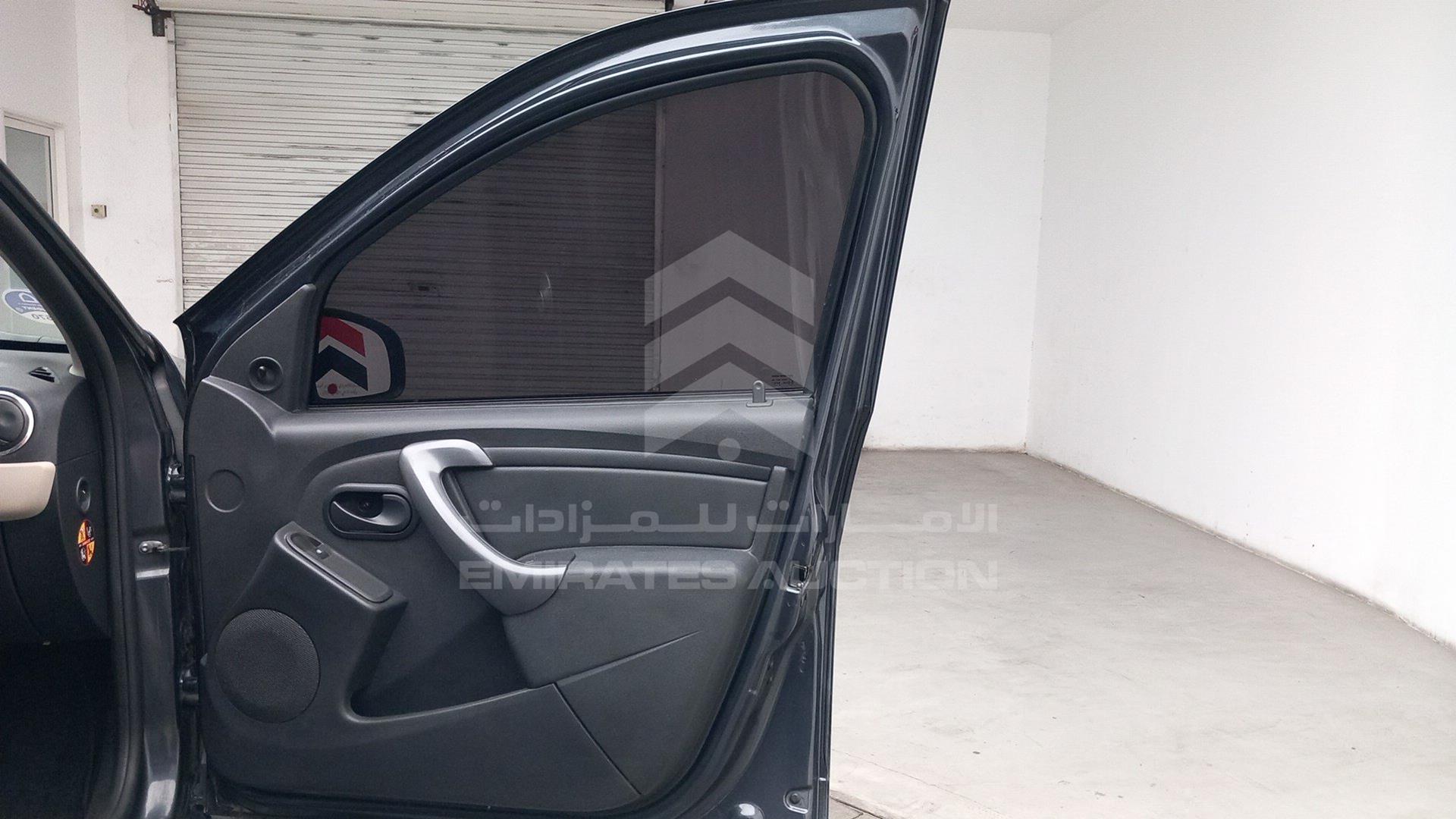 2017 RENAULT DUSTER VIN: VF1HSRCH5HA515793