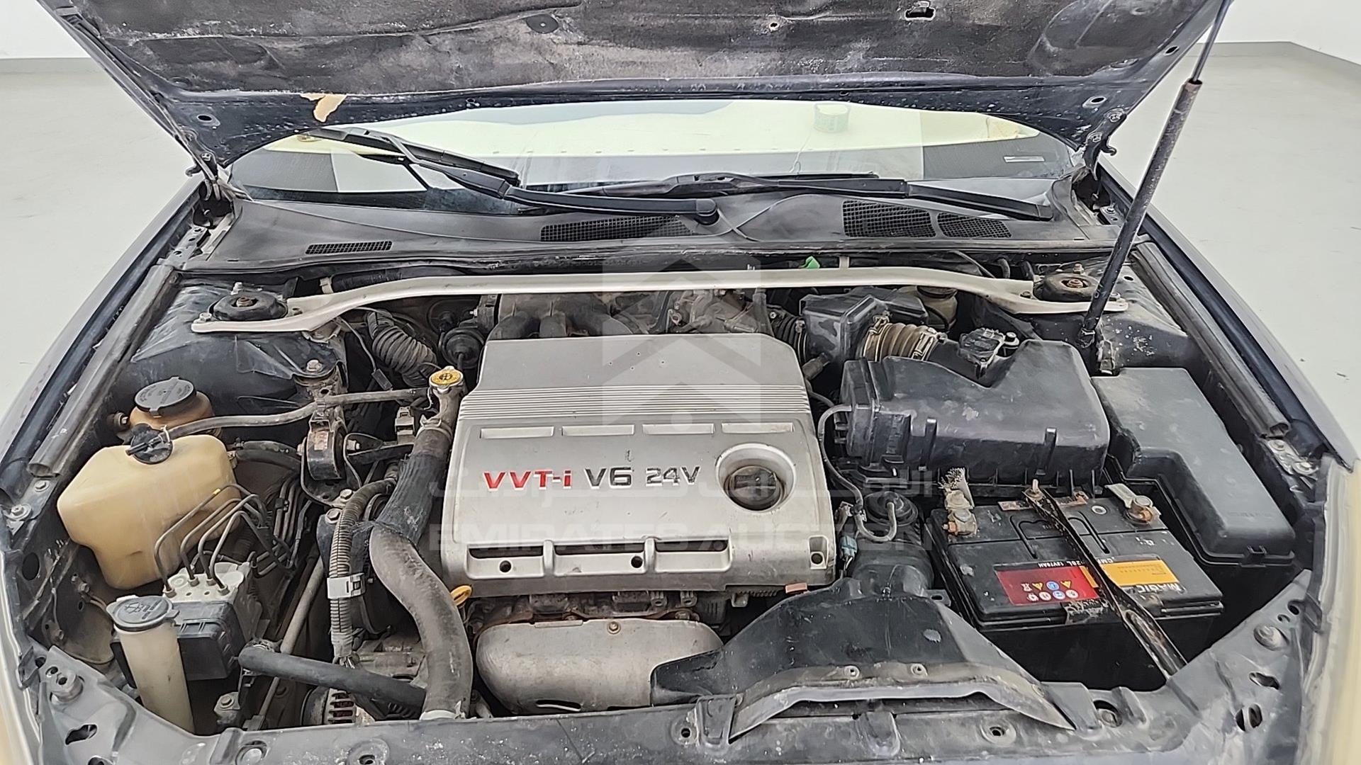 2003 LEXUS ES 300 VIN: JTHBF30G130143631